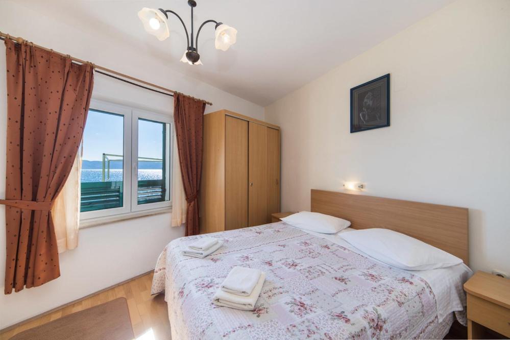 Apartments Dominko Brist Bagian luar foto