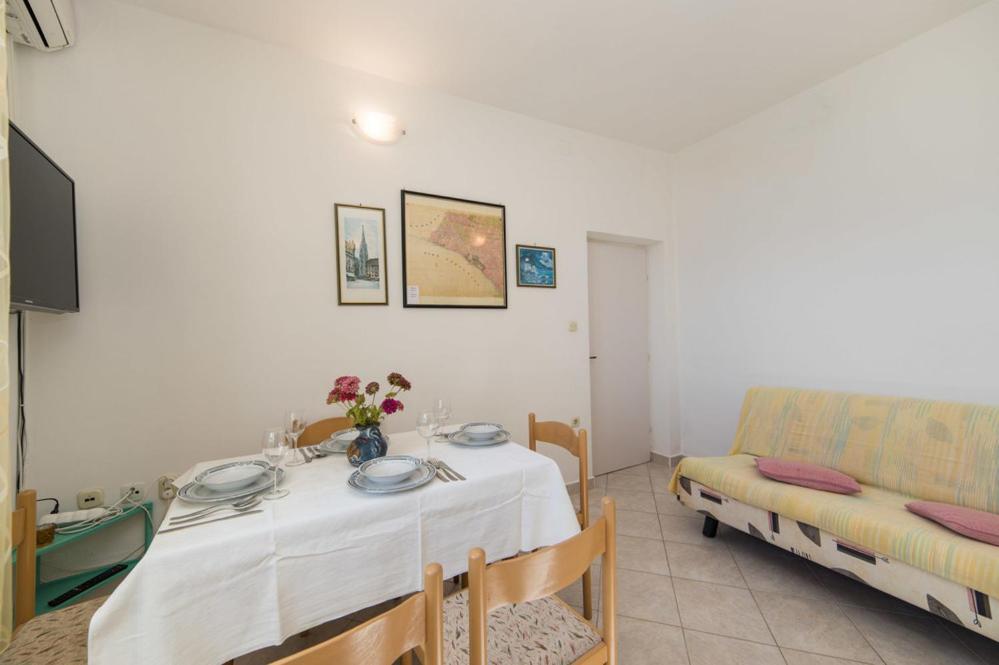 Apartments Dominko Brist Bagian luar foto