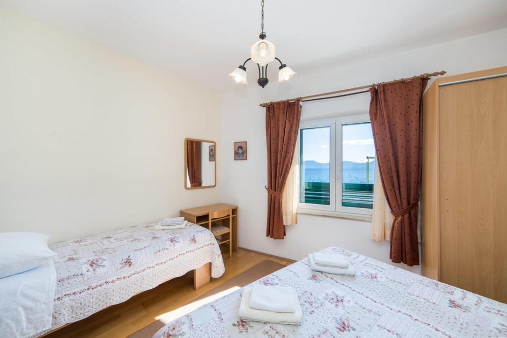 Apartments Dominko Brist Bagian luar foto