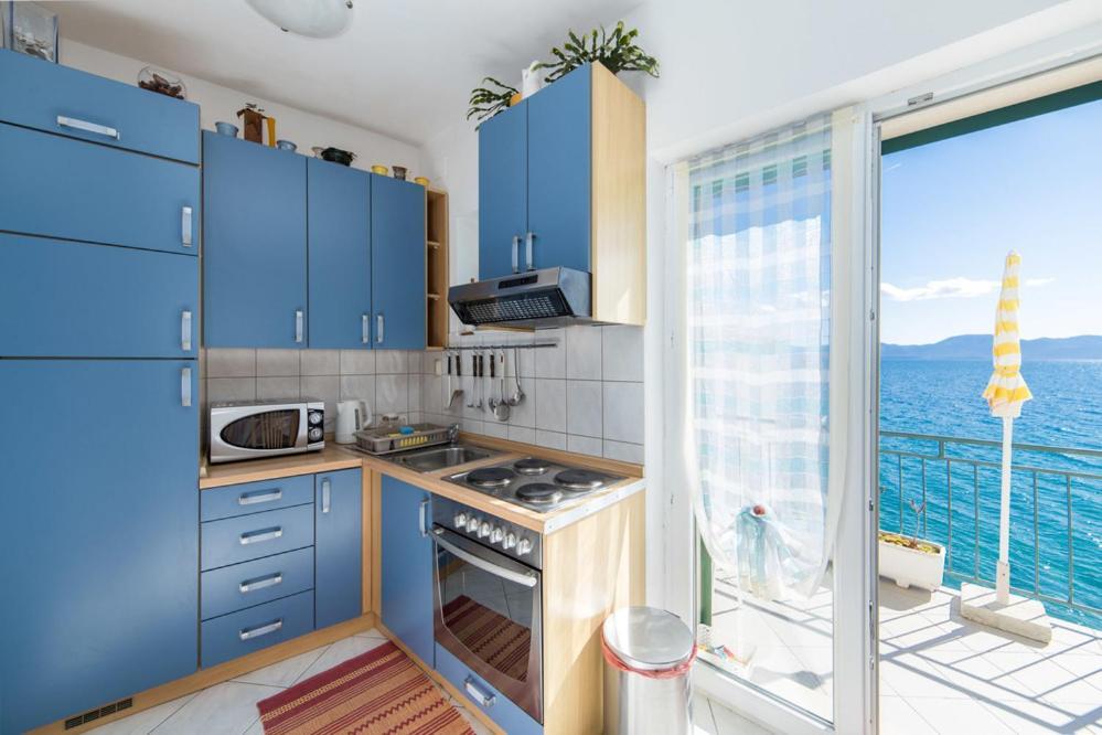 Apartments Dominko Brist Bagian luar foto