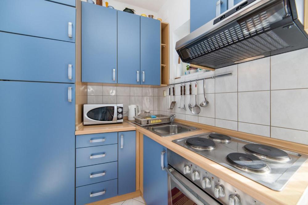 Apartments Dominko Brist Bagian luar foto