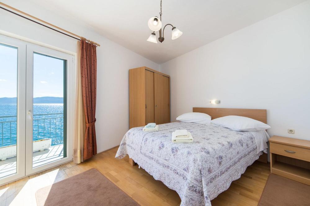 Apartments Dominko Brist Bagian luar foto